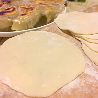 モチモチ食感！餃子の皮